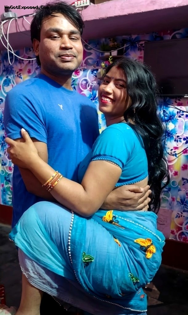 Hot Desi Bhabhi Goes Fully Topless for Her Husband on a Live Cam Sex Show