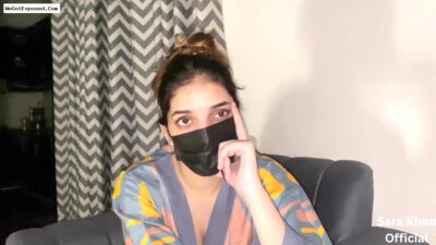 I Meet Secretly with My Boyfriend at Midnight, Sara Khan